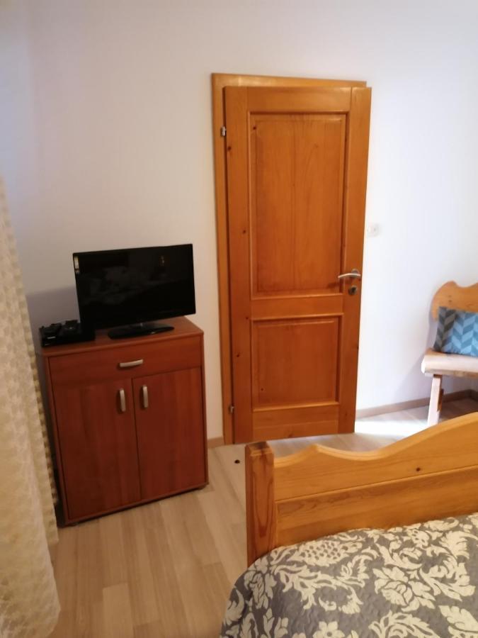 Apartments Vellico Bale Bagian luar foto