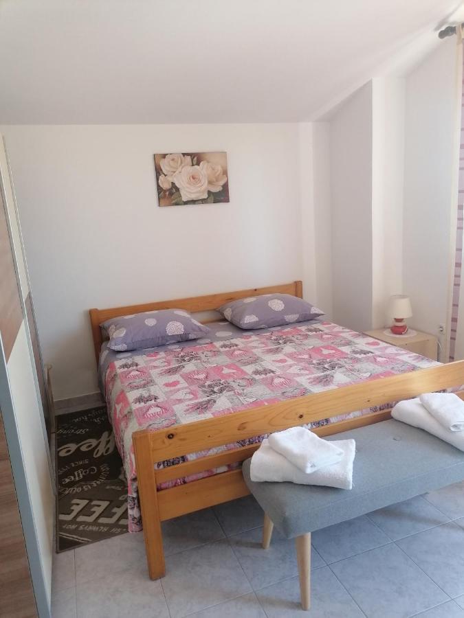 Apartments Vellico Bale Bagian luar foto