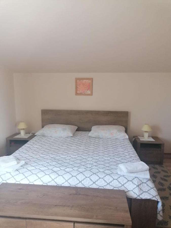 Apartments Vellico Bale Bagian luar foto